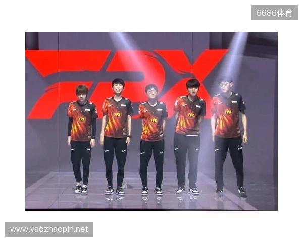 FPX官方发布人员变动公告:York正式退役,回归教练组 FPX官方发布人员变动公告:York正式退役,回归教练组